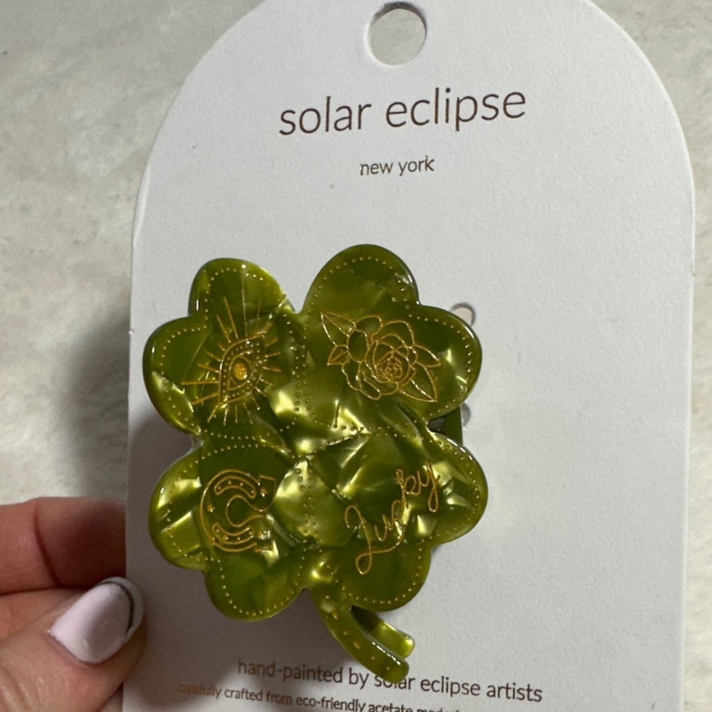 Anthropologie lucky charm evil eye green hair claw clip